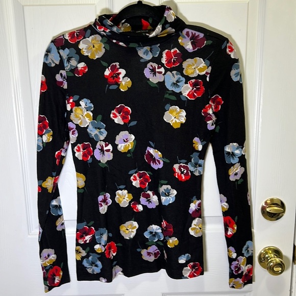 Ann Taylor Tops - Ann Taylor turtleneck, size extra small